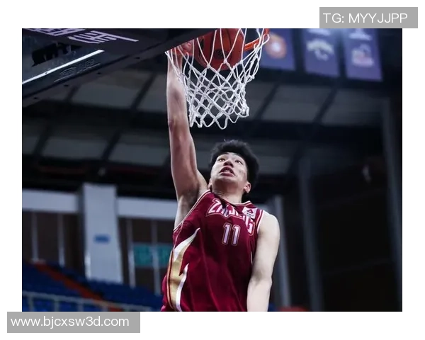 余嘉豪:从青涩少年到篮球场上的璀璨新星的成长之路