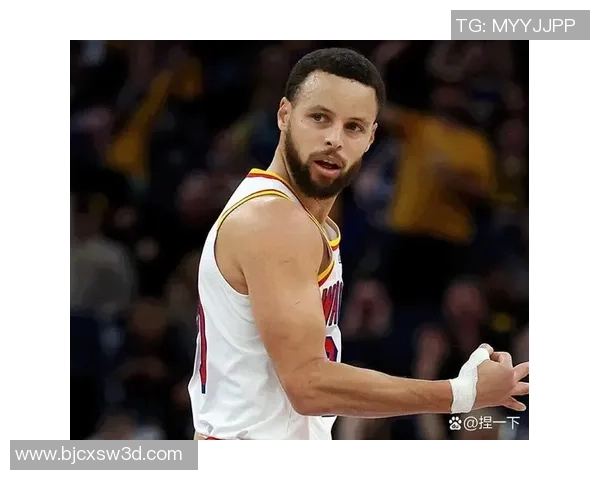 库里三分球总数突破4000大关成为NBA历史第一人再创辉煌成就