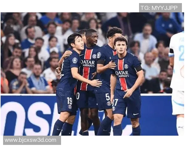 法甲焦点战巴黎圣日耳曼主场迎战劲敌里昂争夺三分